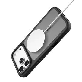 قاب برند لولو مدل Levelo Tapa Case مناسب برای Apple iPhone 17 Pro Max