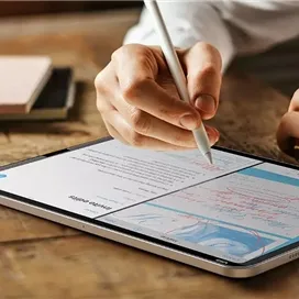 محافظ صفحه نمایش مگنتی ESR برای iPad Air 5/4 Paper-Feel Magnetic
