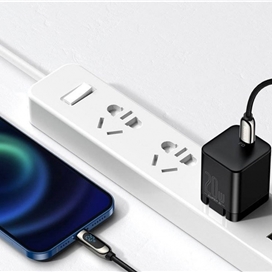 کابل لایتنینگ به Type C بیسوس Baseus Crystal Shine Fast Data Cable CAJY000201 طول 1.2 متر توان 20 وات