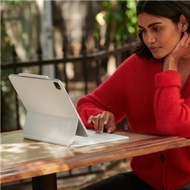 کیبورد تبلت اپل مدل Magic مناسب iPad Pro 11 inch (M4)