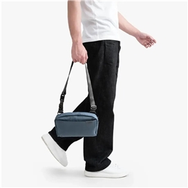 کیف رودوشی برند یونیک مدل UNIQ Arden 2L